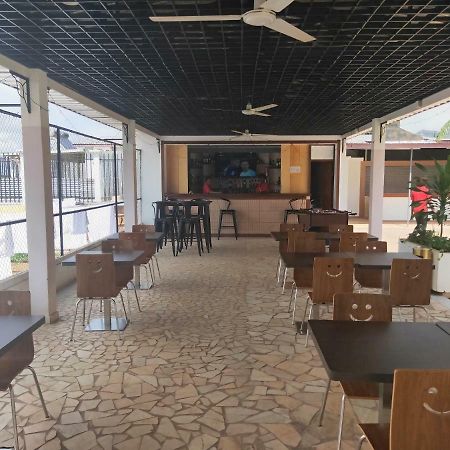 Sam Hotel Bangui Екстер'єр фото