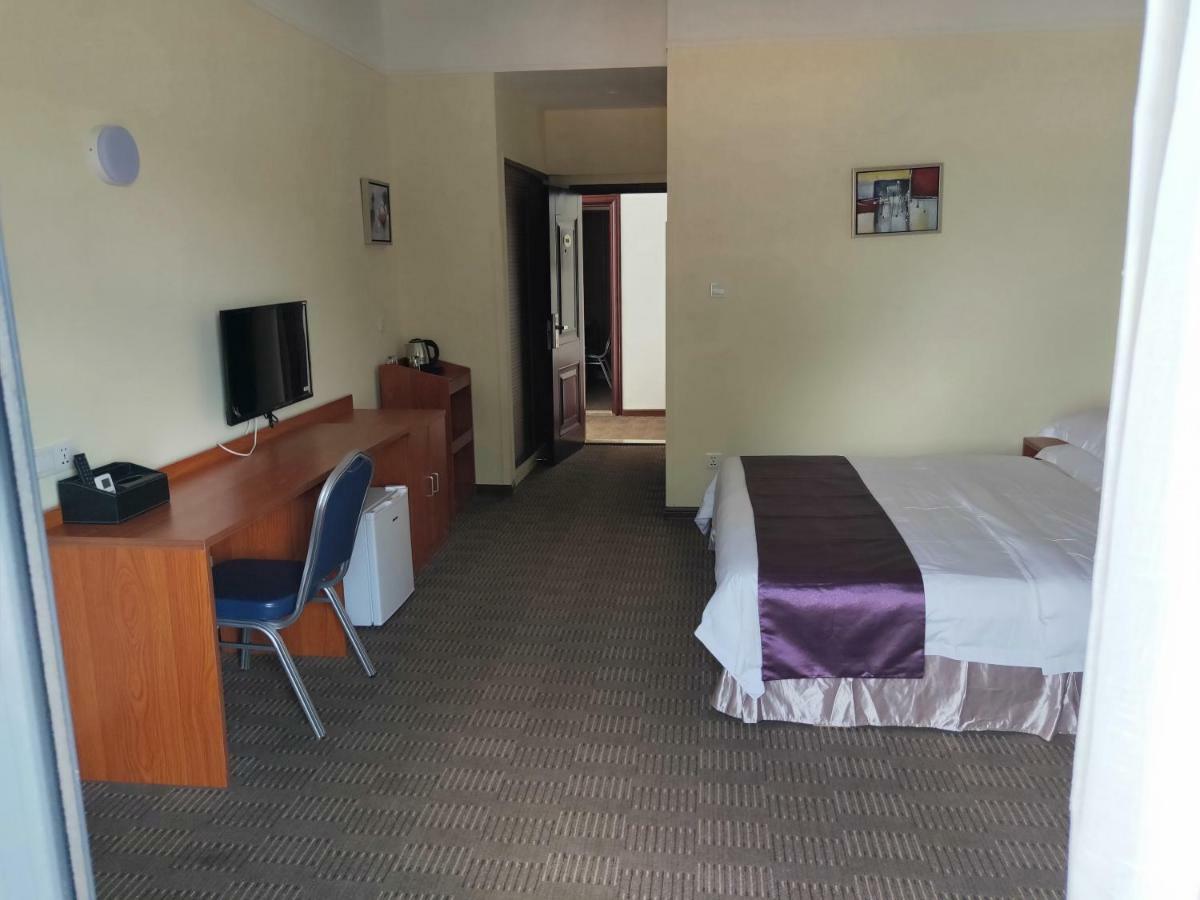 Sam Hotel Bangui Екстер'єр фото