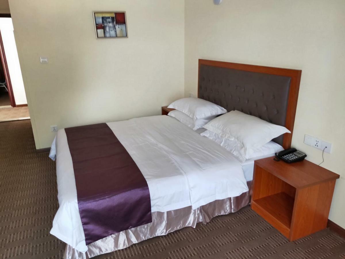 Sam Hotel Bangui Екстер'єр фото