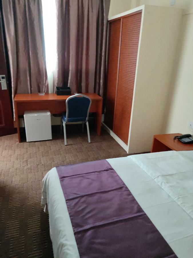 Sam Hotel Bangui Екстер'єр фото