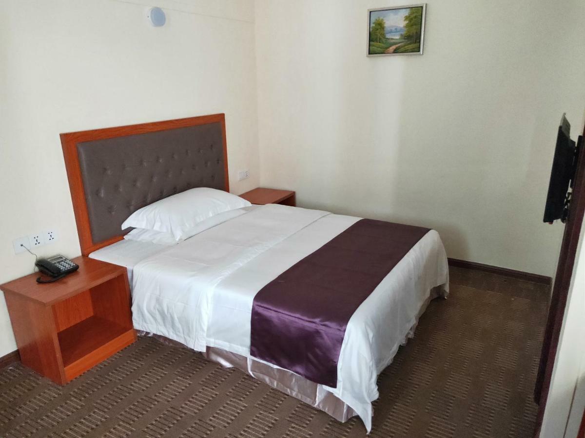 Sam Hotel Bangui Екстер'єр фото