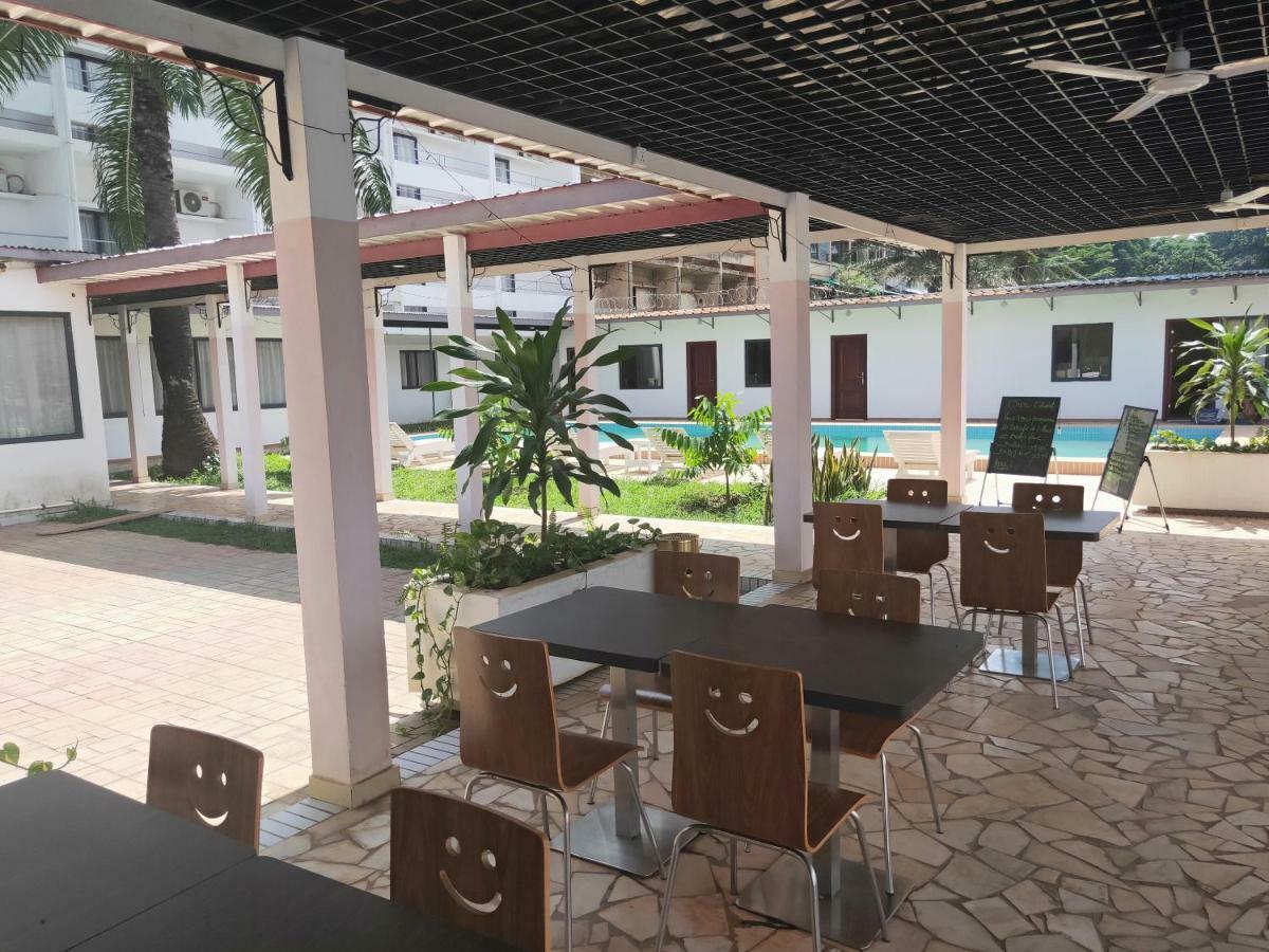 Sam Hotel Bangui Екстер'єр фото