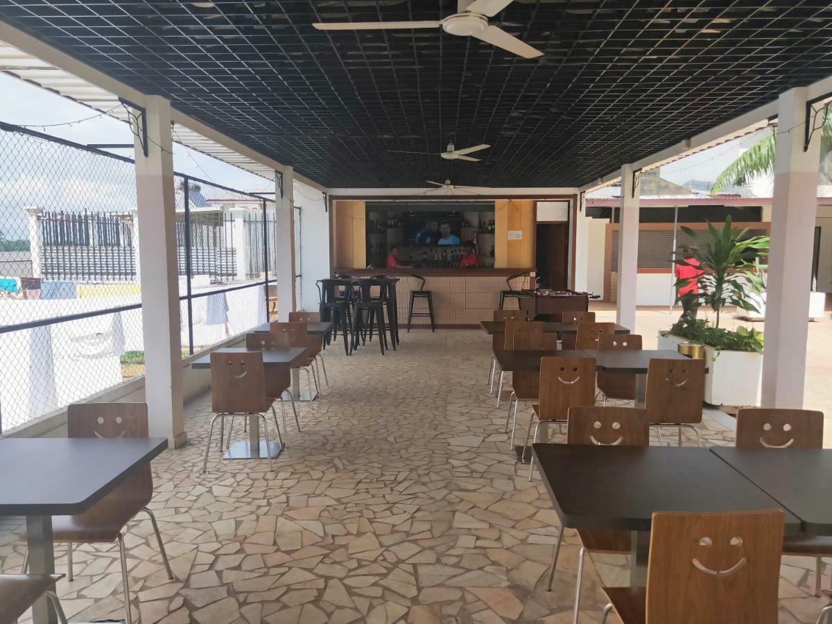 Sam Hotel Bangui Екстер'єр фото